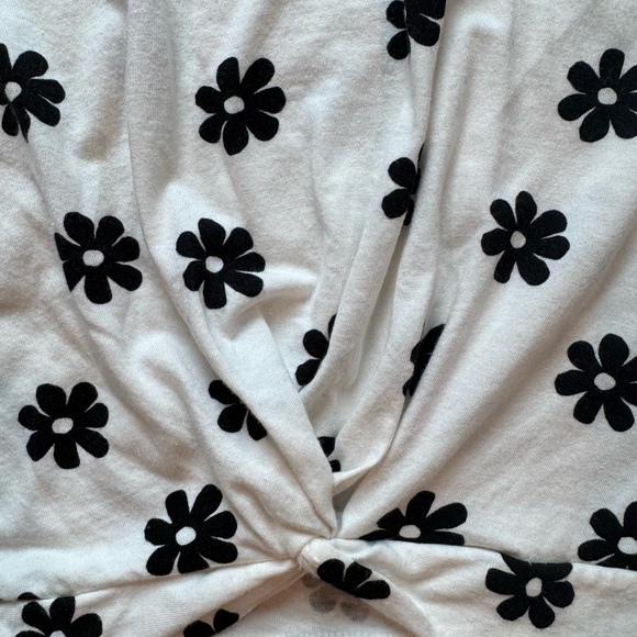 Old Navy Girls tie front tops Striped and Floral Tees bundle of 3 size Small 6/7 - Picture 13 of 16